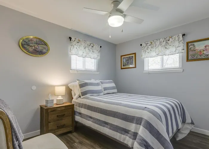Cozy Kentucky Retreat - Deck, Near Ark Encounter!