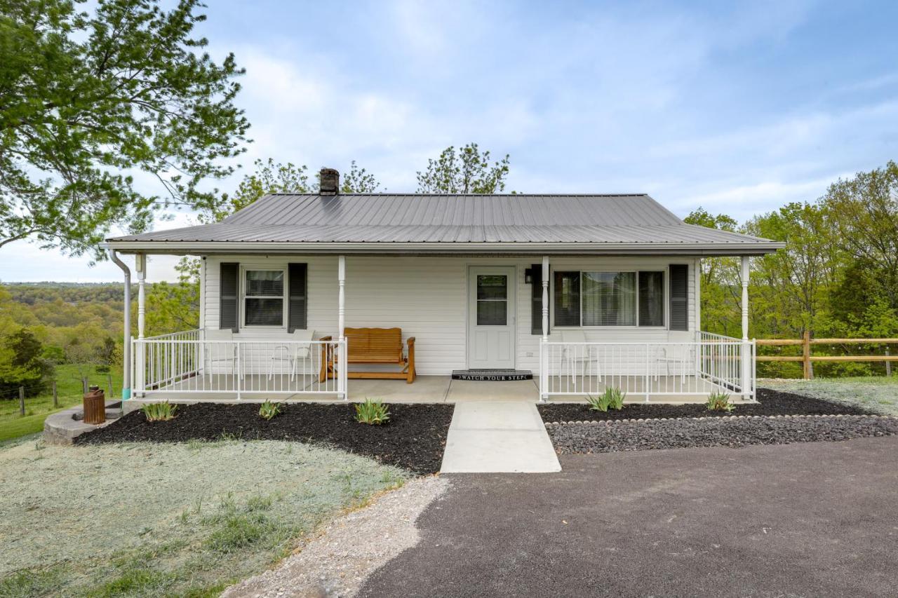Cozy Kentucky Retreat - Deck, Near Ark Encounter! Dry Ridge