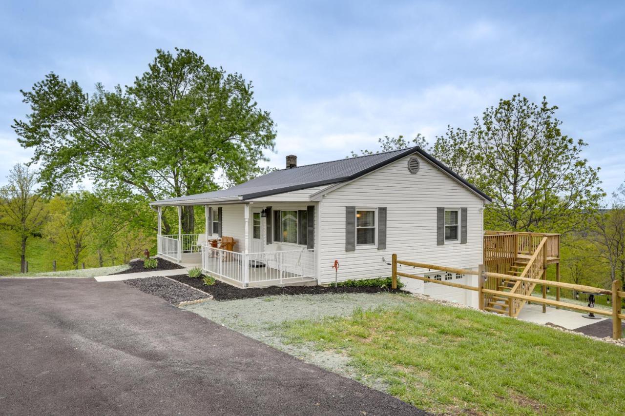 Cozy Kentucky Retreat - Deck, Near Ark Encounter! *